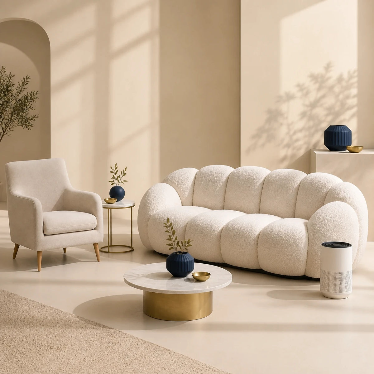 Canapé bubble beige, fauteuil, tables et équipement de maison — visuel d’illustration.